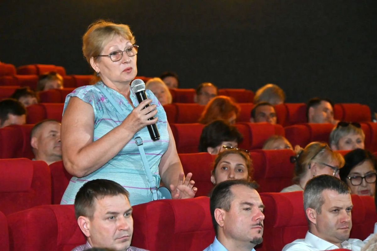 В Сочи глава города Андрей Прошунин встретился с жителями ТОС «Прохладная долина» В Сочи глава города Андрей Прошунин встретился с жителями ТОС «Прохладная долина»