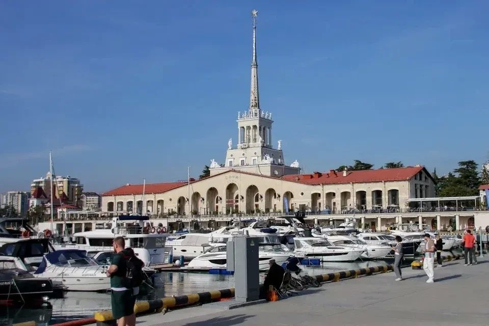 Сочи стал самым популярным направлением у россиян на бархатный сезон 2026 года