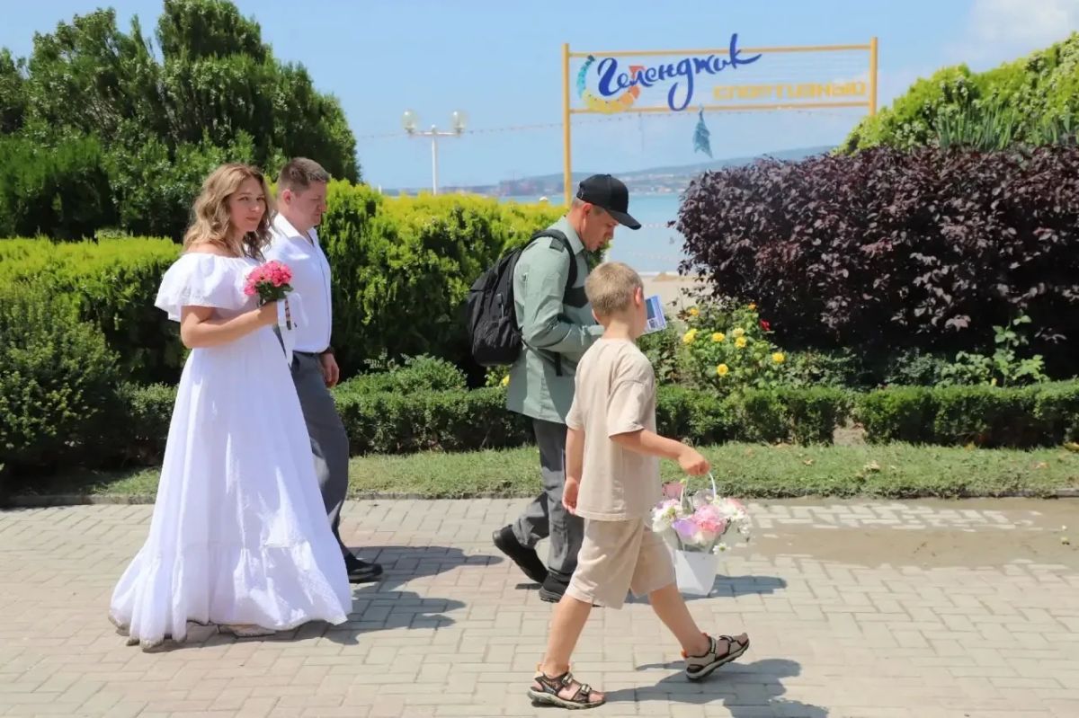Геленджик на экваторе летнего курортного сезона Геленджик на экваторе летнего курортного сезона