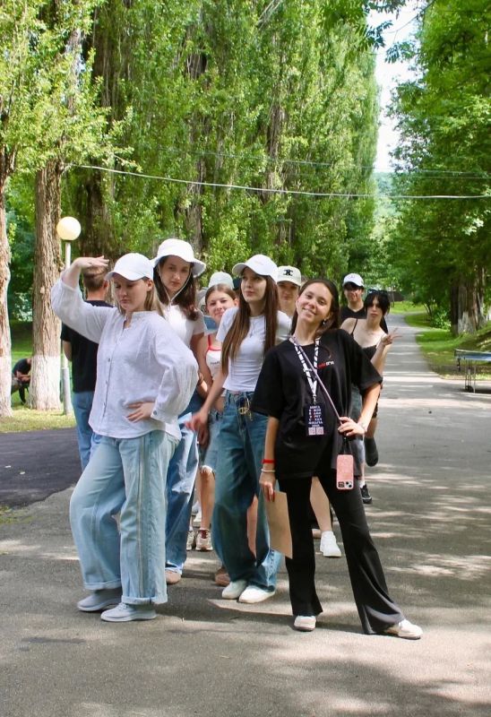 В лагере «Тополек» стартовала тематическая смена «Лидеры перемен» для активистов ученического самоуправления В лагере «Тополек» стартовала тематическая смена «Лидеры перемен» для активистов ученического самоуправления