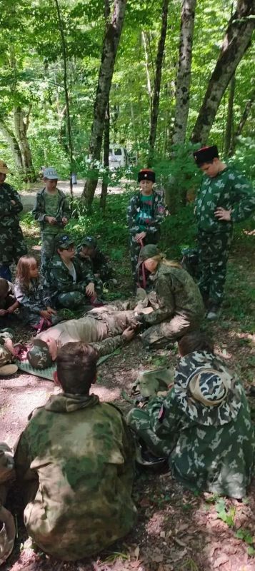 Казачата молодежной сотни Константиновского хуторского общества Новороссийского РКО совершили двухдневный полевой выход Казачата молодежной сотни Константиновского хуторского общества Новороссийского РКО совершили двухдневный полевой выход