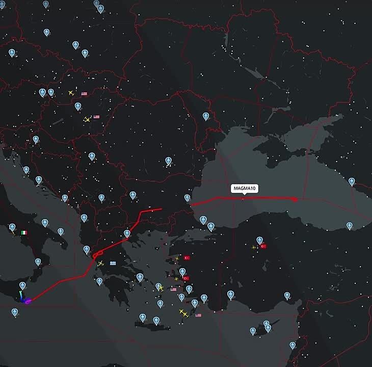 С ночи и на протяжении всего утра над акваторией Чёрного моря к югу от Севастополя зафиксирована активная работа стратегического высотного беспилотного летательного аппарата разведки Northrop Grumman RQ-4D Phoenix (ВВС...
