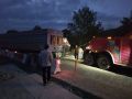 Грузовик перевернулся и засыпал дорогу зерном в Новороссийске