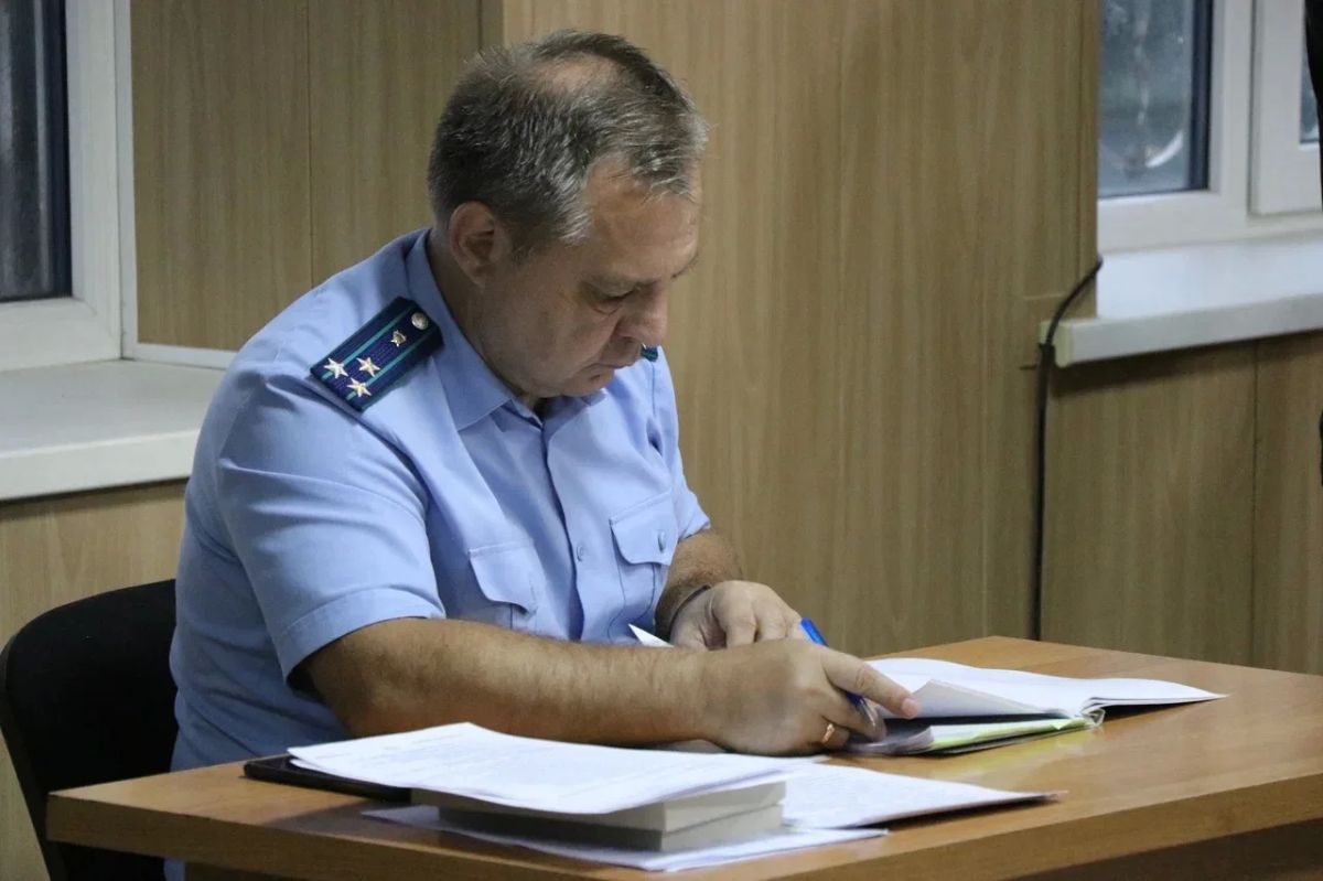 Заместитель прокурора Краснодарского края Валерий Чернобровкин поддержал государственное обвинение по делу об убийстве Заместитель прокурора Краснодарского края Валерий Чернобровкин поддержал государственное обвинение по делу об убийстве