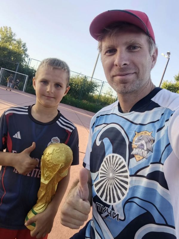 Спортивная площадка в поселке Комсомолец Ейского района на месяц погрузилась в атмосферу чемпионата мира по футболу 2026 г Спортивная площадка в поселке Комсомолец Ейского района на месяц погрузилась в атмосферу чемпионата мира по футболу 2026 г