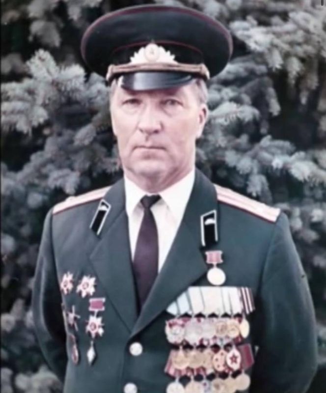 Кандидаты на звание «Почётный гражданин муниципального образования город Новороссийск»: Владимир Грезин Кандидаты на звание «Почётный гражданин муниципального образования город Новороссийск»: Владимир Грезин