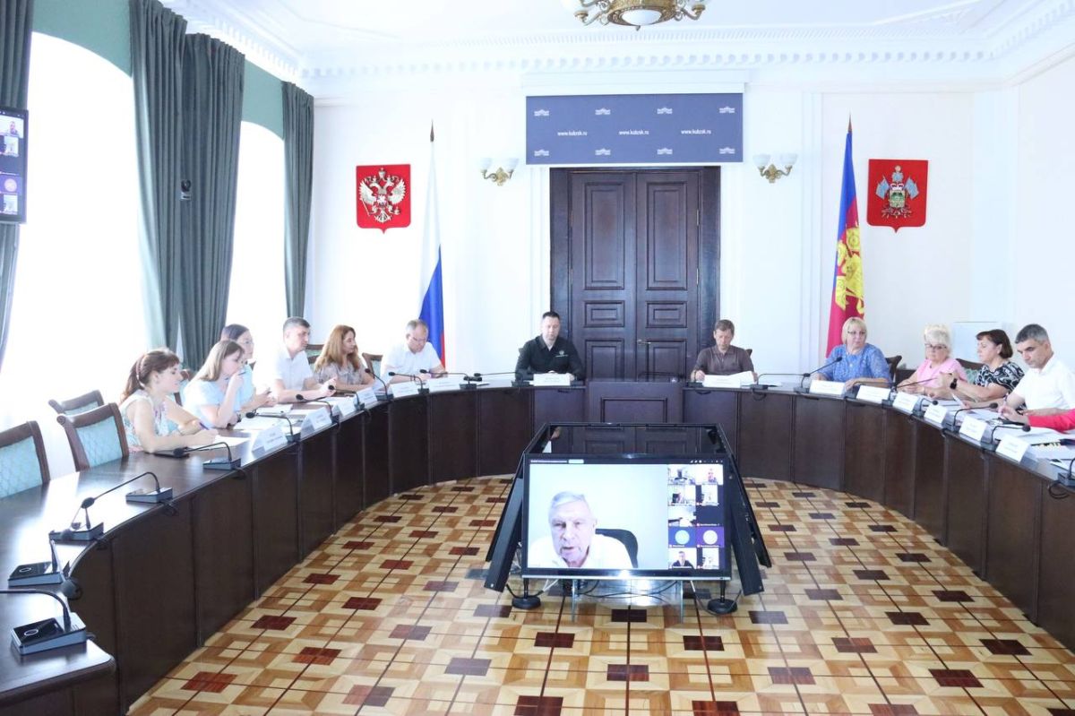 В ЗСК состоялось совместное заседание комитетов, посвященное рассмотрению предложений по корректировке государственных программ Кубани