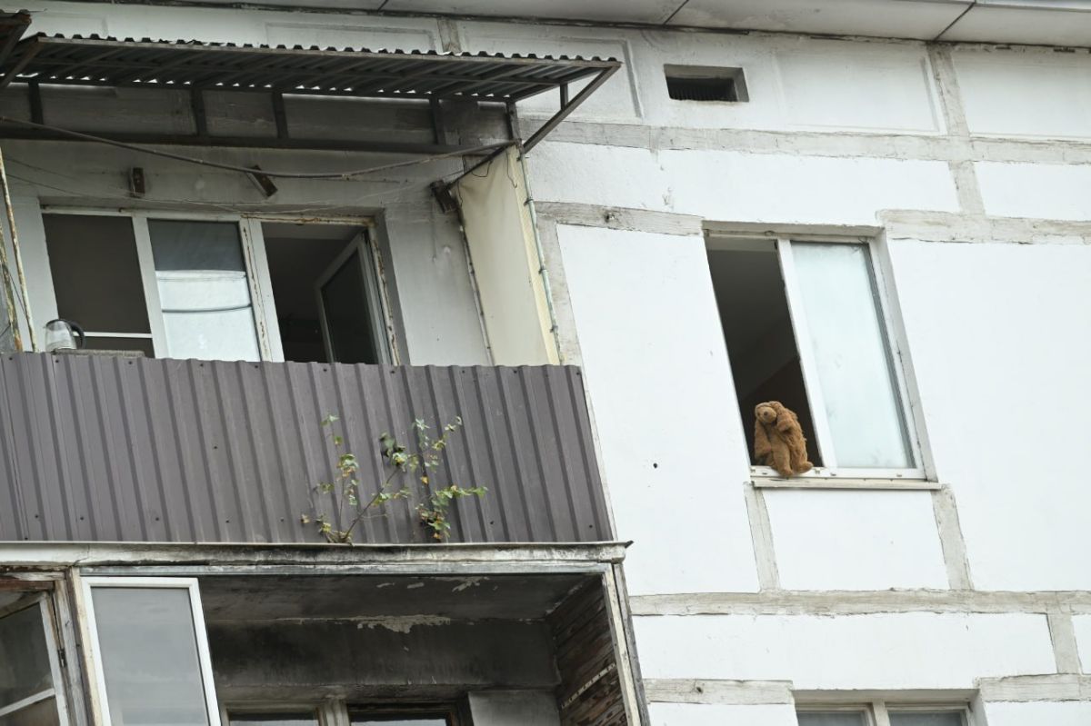 Выбросила в окно непослушного сына