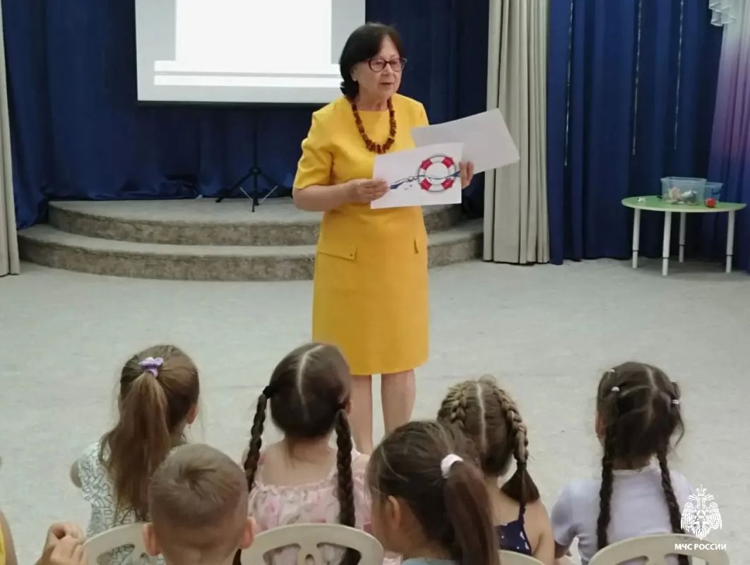 Маленькие дети — большая ответственность: методисты Анапской пожарнотехнической выставки обучают дошкольников культуре безопасности Маленькие дети — большая ответственность: методисты Анапской пожарнотехнической выставки обучают дошкольников культуре безопасности