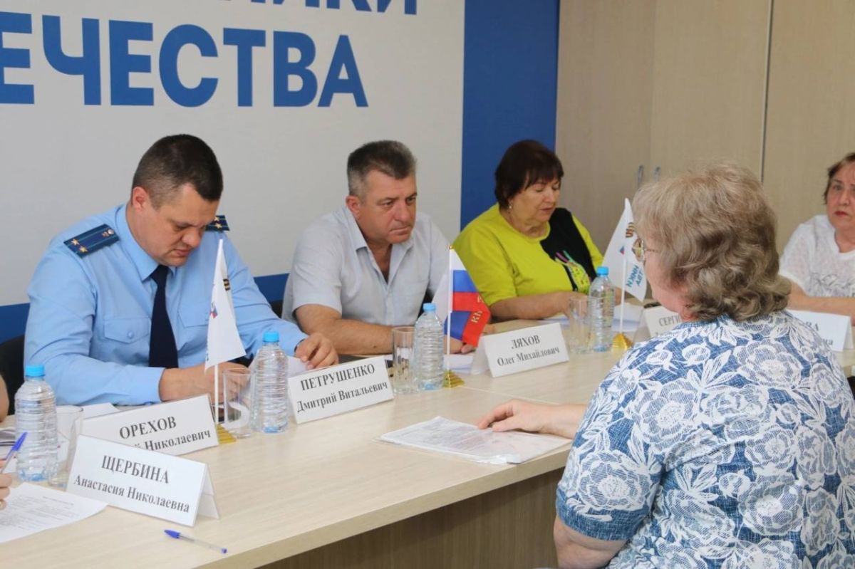 Прокуратурой Тбилисского района проведен личный прием граждан, в том числе членов семей военнослужащих Прокуратурой Тбилисского района проведен личный прием граждан, в том числе членов семей военнослужащих