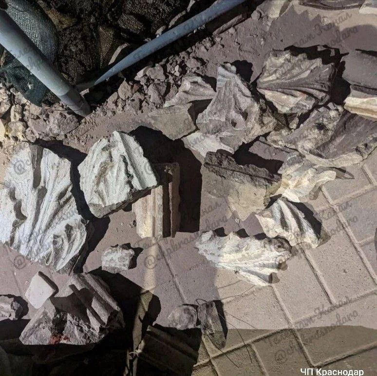 С фасада дома Акулова исчезает исторический декор