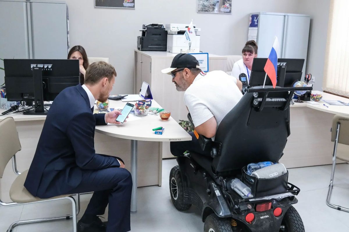 Вениамин Кондратьев посетил краевое отделение фонда «Защитники Отечества» Вениамин Кондратьев посетил краевое отделение фонда «Защитники Отечества»