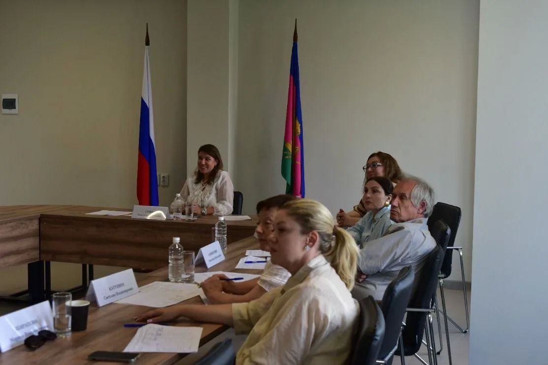 В региональном министерстве курортов, туризма и олимпийского наследия накануне провели аттестацию экскурсоводов и гидов-переводчиков, работающих в Краснодарском крае В региональном министерстве курортов, туризма и олимпийского наследия накануне провели аттестацию экскурсоводов и гидов-переводчиков, работающих в Краснодарском крае