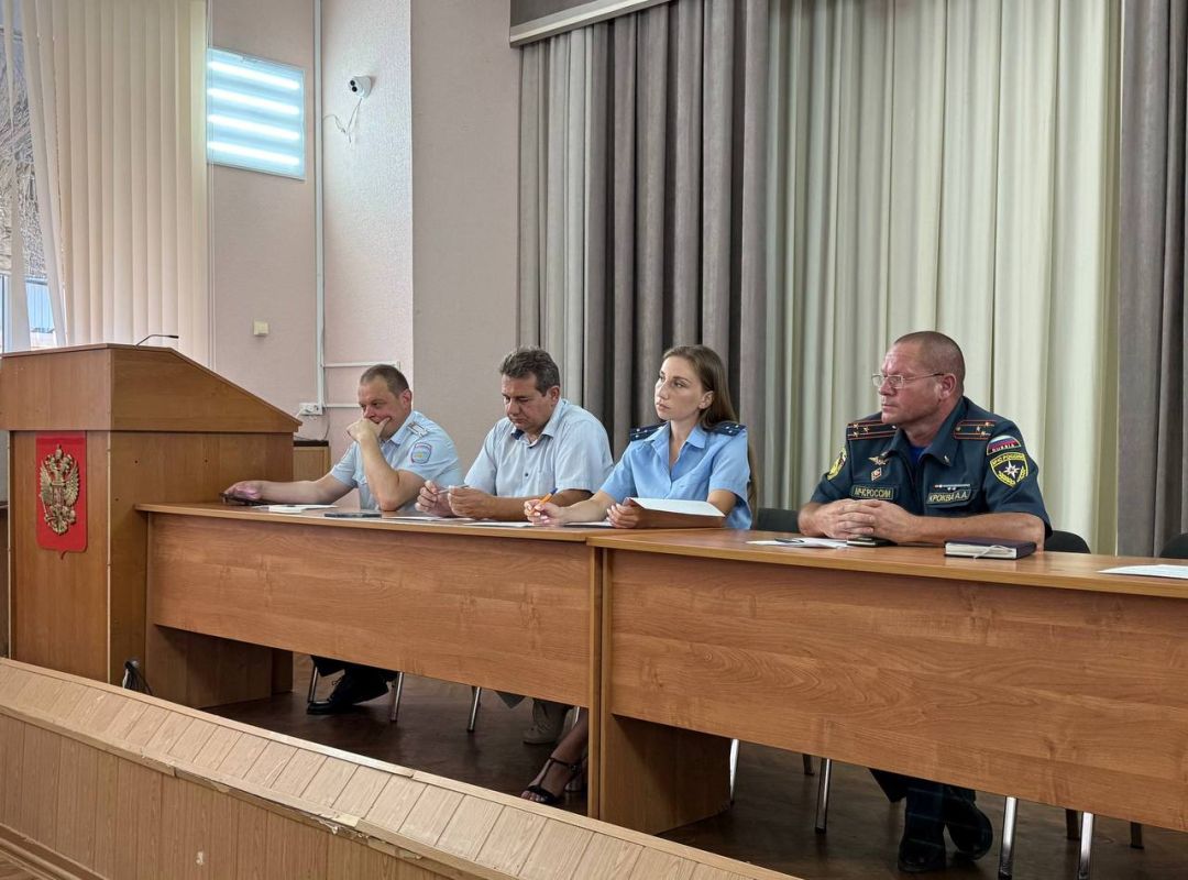 Прокуратурой Тимашевского района принято участие в заседании комиссии по делам несовершеннолетних и защите их прав при администрации муниципального образования Тимашевский район