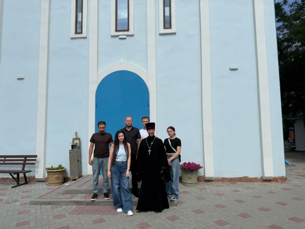 Члены Молодежного координационного совета Ейского района посетили храмы Ейска Члены Молодежного координационного совета Ейского района посетили храмы Ейска