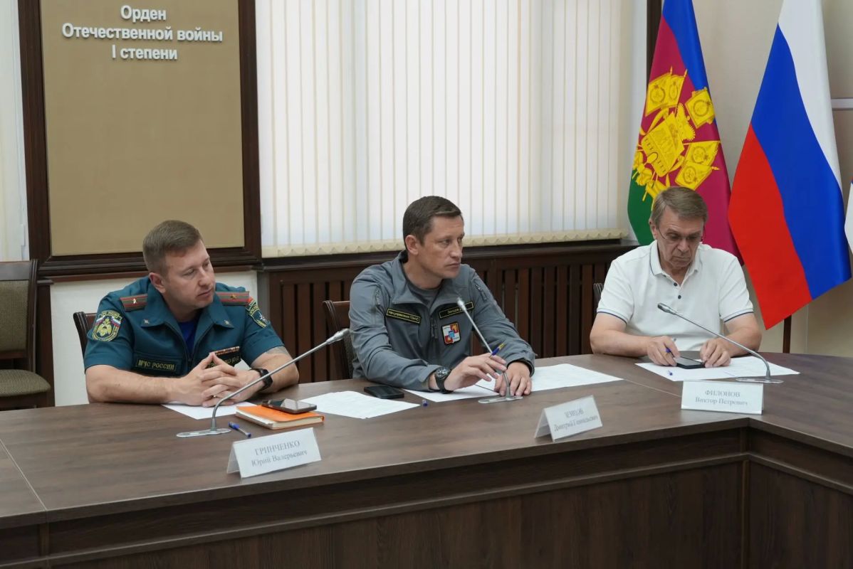 В Сочи в ближайшие сутки ожидается комплекс неблагоприятных погодных явлений В Сочи в ближайшие сутки ожидается комплекс неблагоприятных погодных явлений