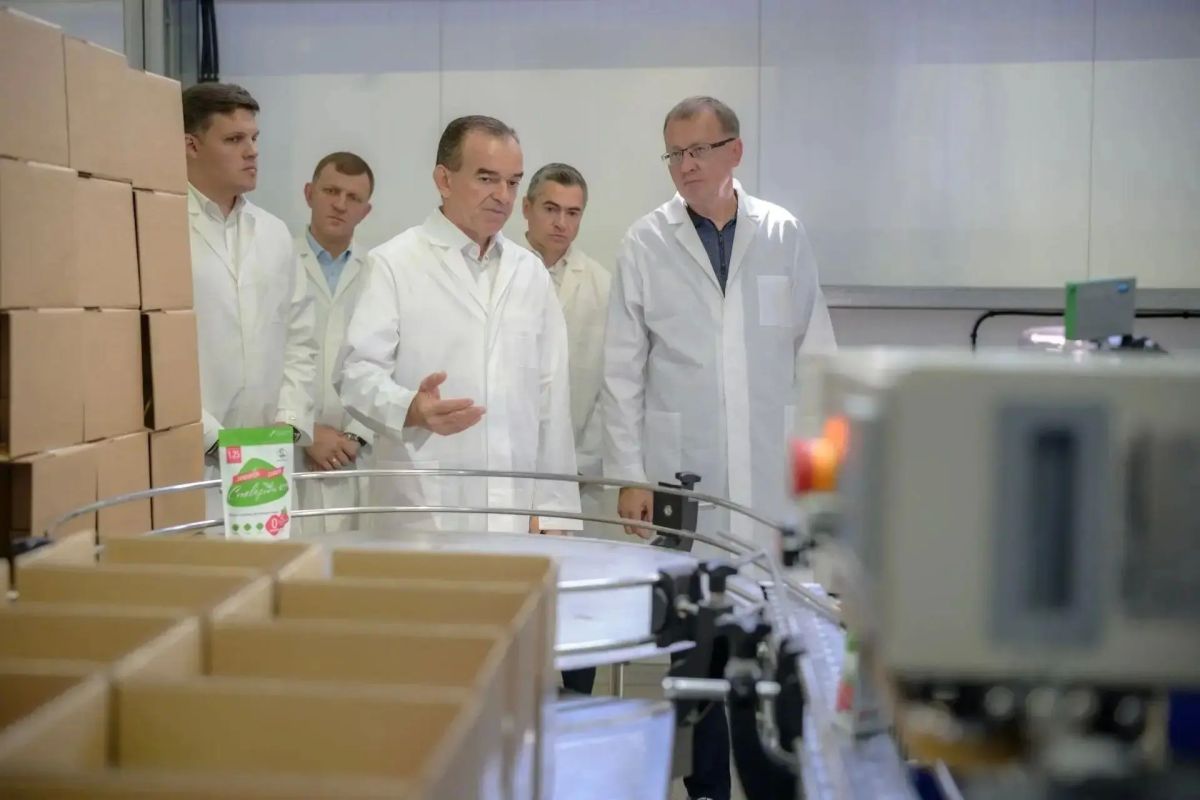 Краснодарское предприятие «Флореаль» в месяц производит около 300 тонн продукции Краснодарское предприятие «Флореаль» в месяц производит около 300 тонн продукции
