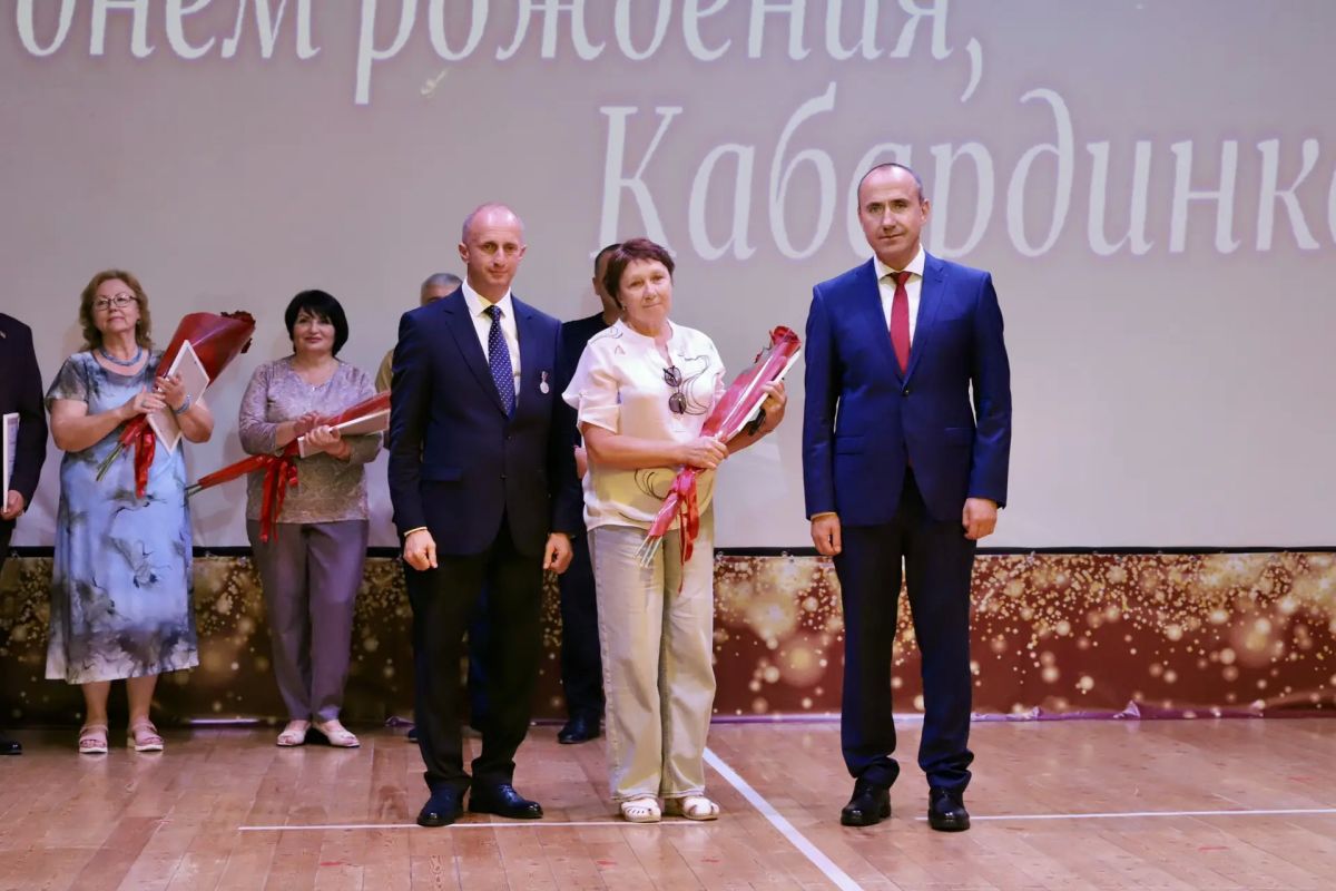 В юбилей Кабардинки наградили жителей, внесших вклад в развитие села В юбилей Кабардинки наградили жителей, внесших вклад в развитие села