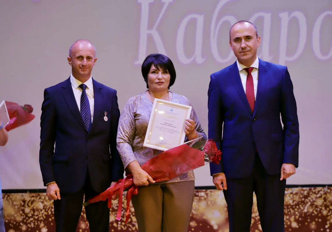 В юбилей Кабардинки наградили жителей, внесших вклад в развитие села В юбилей Кабардинки наградили жителей, внесших вклад в развитие села