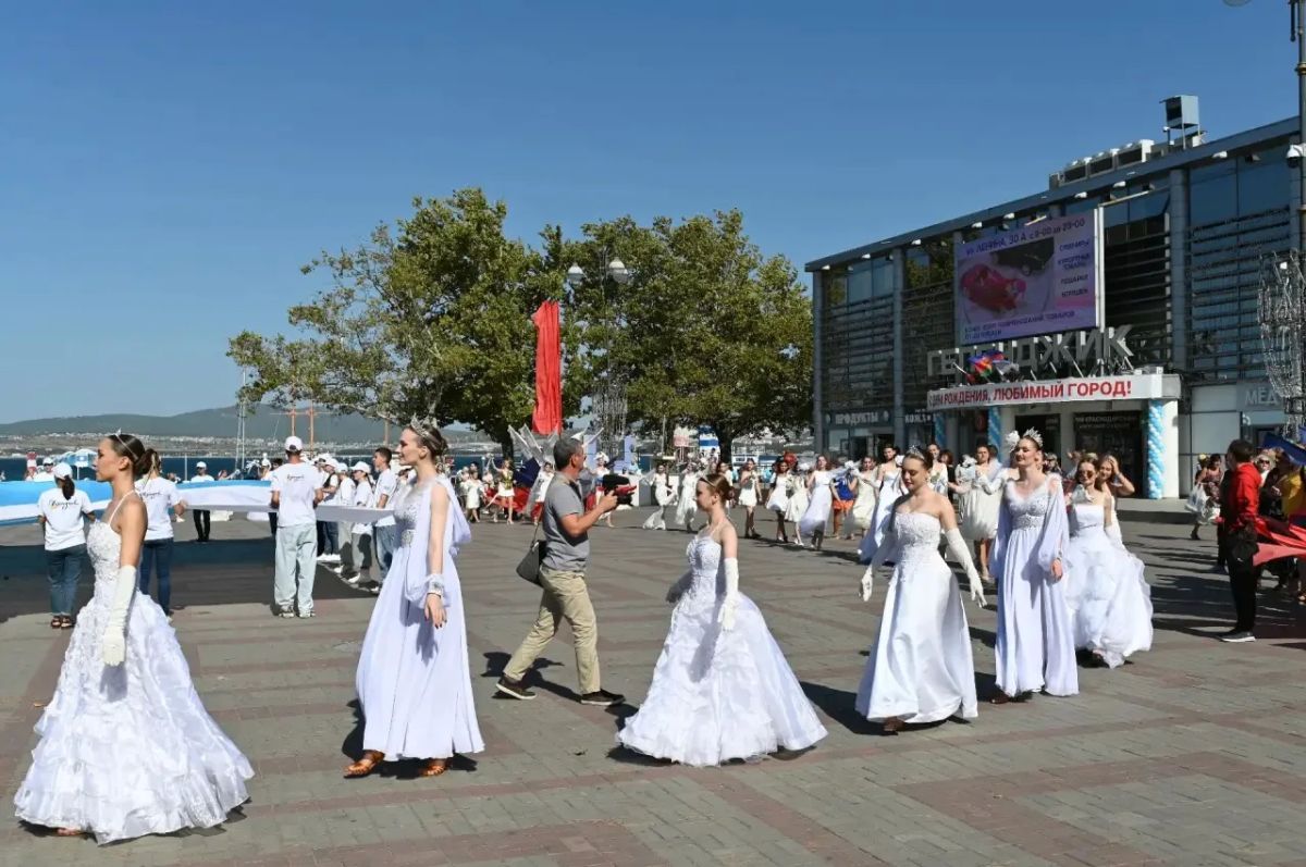Дорогие невесты, бывшие, будущие, настоящие, приглашаем вас принять участие в праздничном Дорогие невесты, бывшие, будущие, настоящие, приглашаем вас принять участие в праздничном