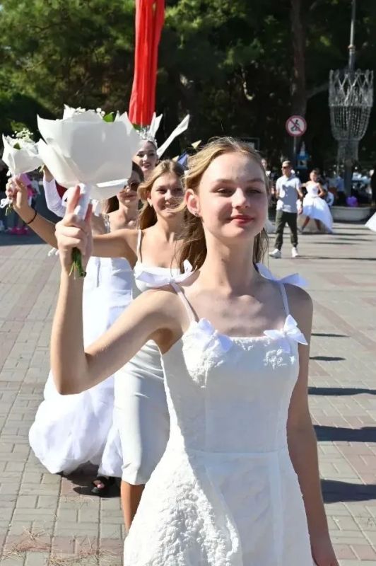 Дорогие невесты, бывшие, будущие, настоящие, приглашаем вас принять участие в праздничном Дорогие невесты, бывшие, будущие, настоящие, приглашаем вас принять участие в праздничном