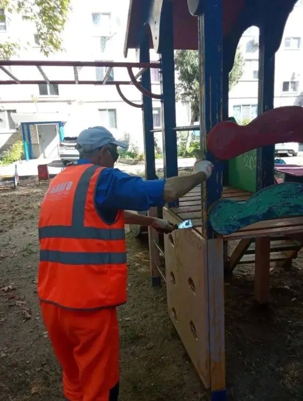 В Анапе продолжаются ежедневные работы по благоустройству В Анапе продолжаются ежедневные работы по благоустройству