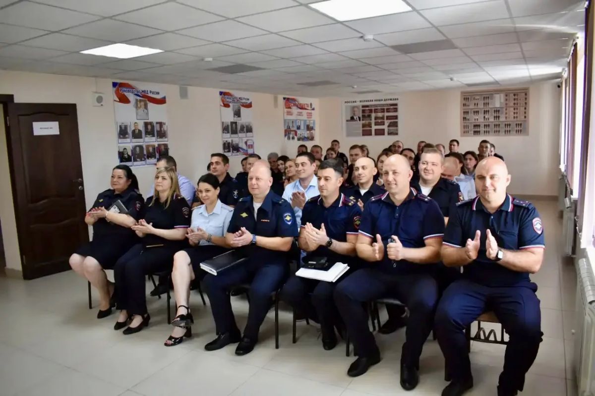 Начальником отдела полиции (посёлок Калинино) Управления МВД России по городу Краснодару назначен подполковник полиции Алексей Иванов Начальником отдела полиции (посёлок Калинино) Управления МВД России по городу Краснодару назначен подполковник полиции Алексей Иванов