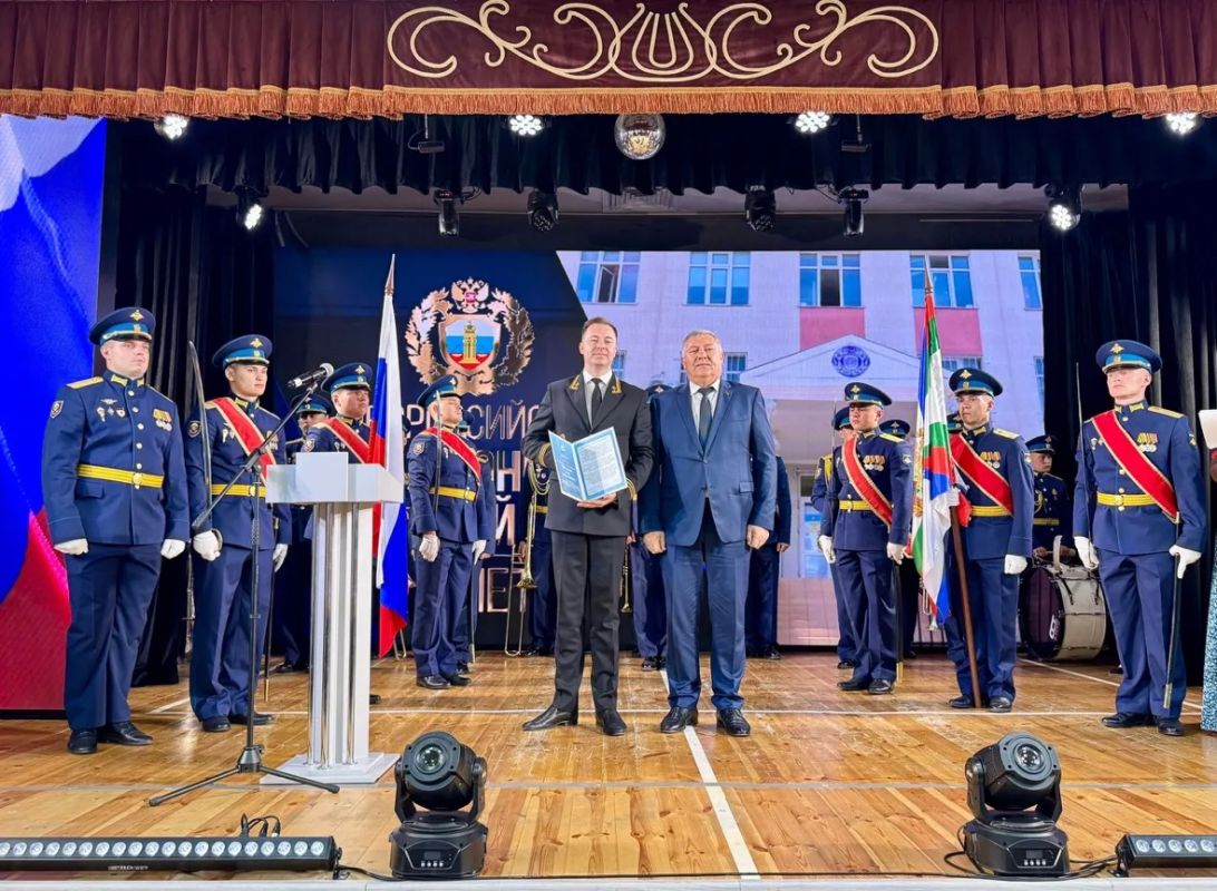 Председатель городской Думы поздравил коллектив Новороссийского гарнизонного военного суда с 30-летним юбилеем судебного органа