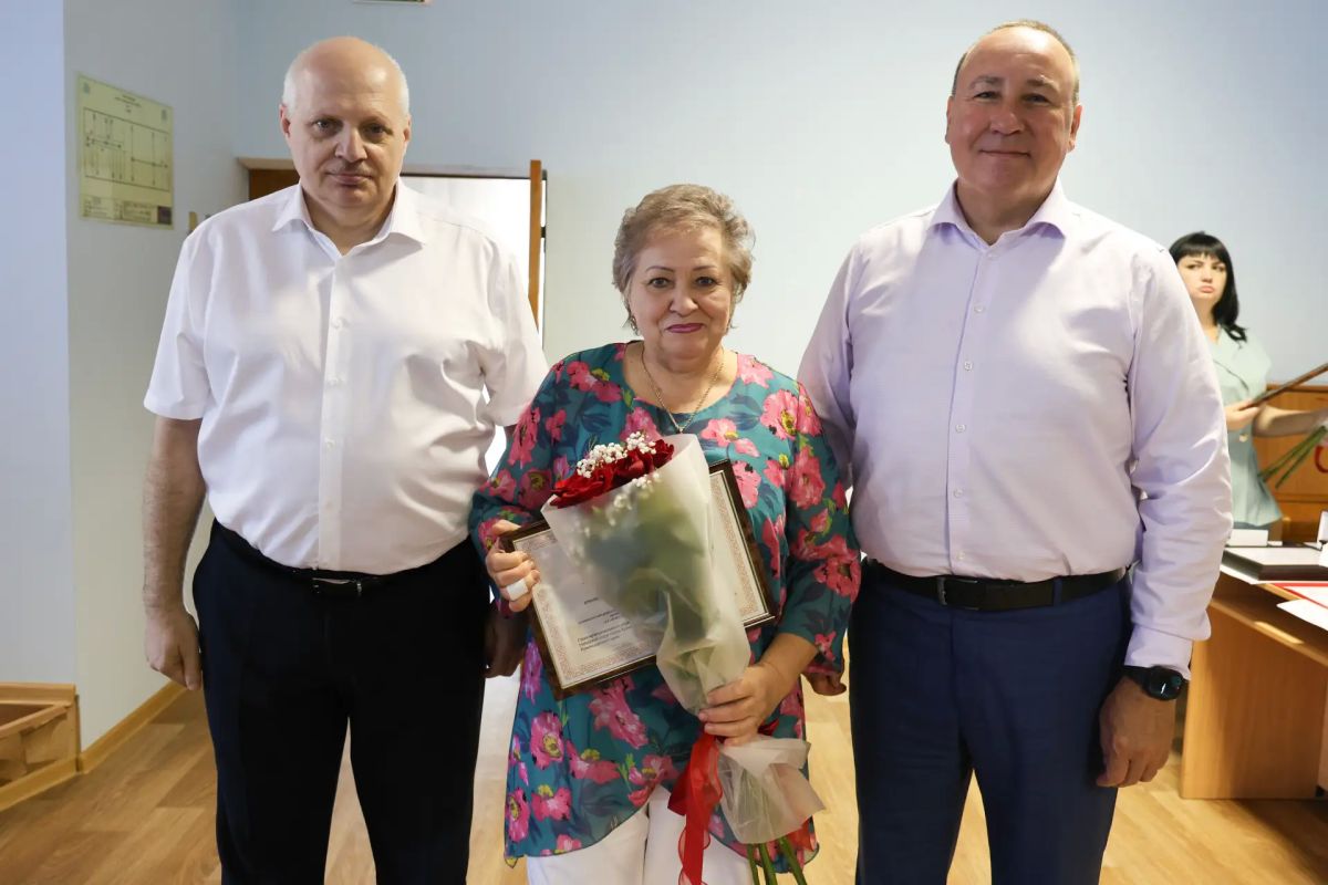АРМАВИРСКОМУ ЭЛЕКТРОМЕХАНИЧЕСКОМУ ЗАВОДУ ИСПОЛНИЛОСЬ 50 ЛЕТ АРМАВИРСКОМУ ЭЛЕКТРОМЕХАНИЧЕСКОМУ ЗАВОДУ ИСПОЛНИЛОСЬ 50 ЛЕТ