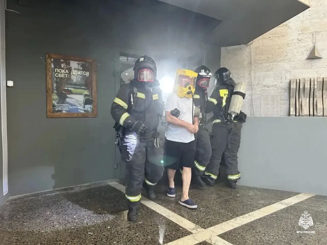 В Сочи состоялись совместные учения экстренных служб в концертном зале «Фестивальный» В Сочи состоялись совместные учения экстренных служб в концертном зале «Фестивальный»