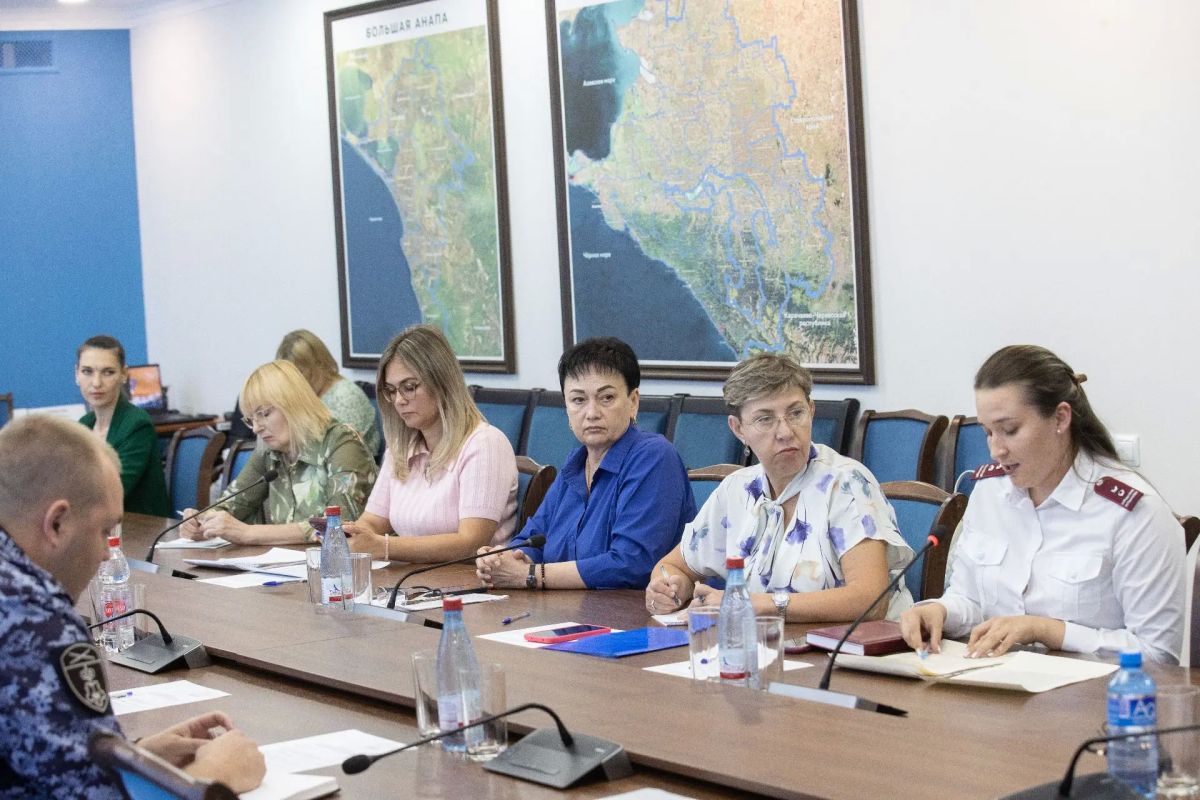 В Анапе подвели итоги 2-й оздоровительной летней смены для детей, проживающих на территории курорта В Анапе подвели итоги 2-й оздоровительной летней смены для детей, проживающих на территории курорта