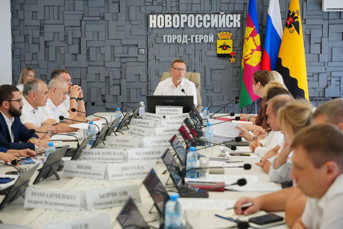 Андрей Кравченко: На планерном совещании:. Андрей Кравченко: На планерном совещании:.