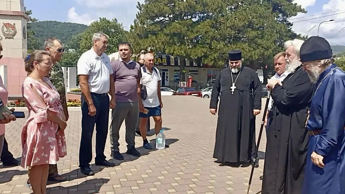 В Архипо-Осиповке почтили память погибших в результате террористической атаки В Архипо-Осиповке почтили память погибших в результате террористической атаки