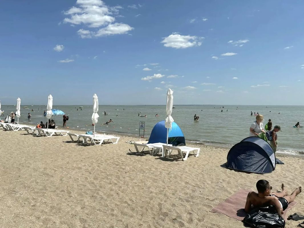 Василий Воробьев осмотрел пляжные территории Ейского района Василий Воробьев осмотрел пляжные территории Ейского района