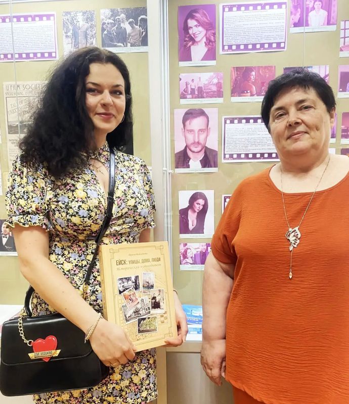 Музей истории города Ейска посетила наша землячка, талантливая актриса театра и кино, режиссер дубляжа Дарья Пугачева