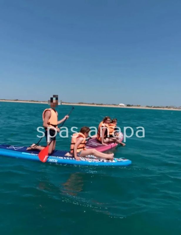 14 человек спасли в море: отдыхающие игнорируют предупреждения 14 человек спасли в море: отдыхающие игнорируют предупреждения
