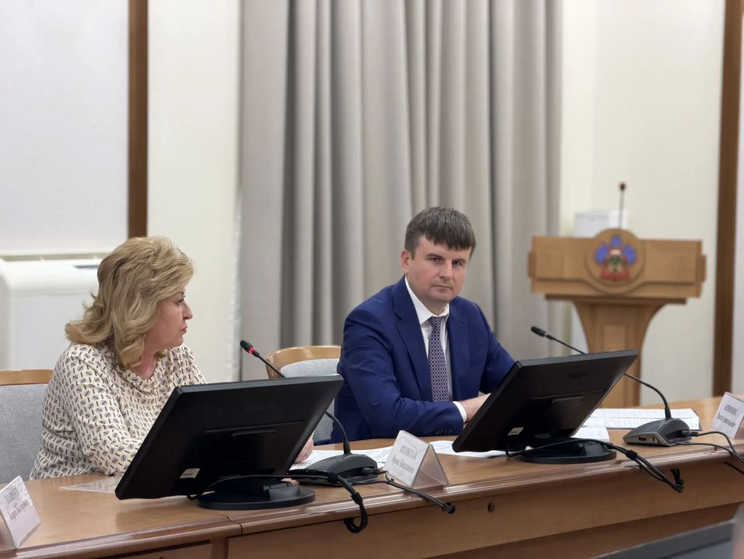 Министр ГО и ЧС Краснодарского края Станислав Камерный провел плановое заседание межведомственной комиссии администрации Краснодарского края по обеспечению биологической безопасности Министр ГО и ЧС Краснодарского края Станислав Камерный провел плановое заседание межведомственной комиссии администрации Краснодарского края по обеспечению биологической безопасности