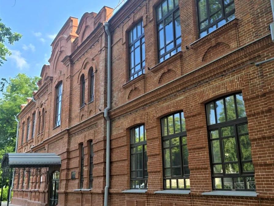 Реставрацию старинного здания детской школы искусств завершили в Славянске-на-Кубани