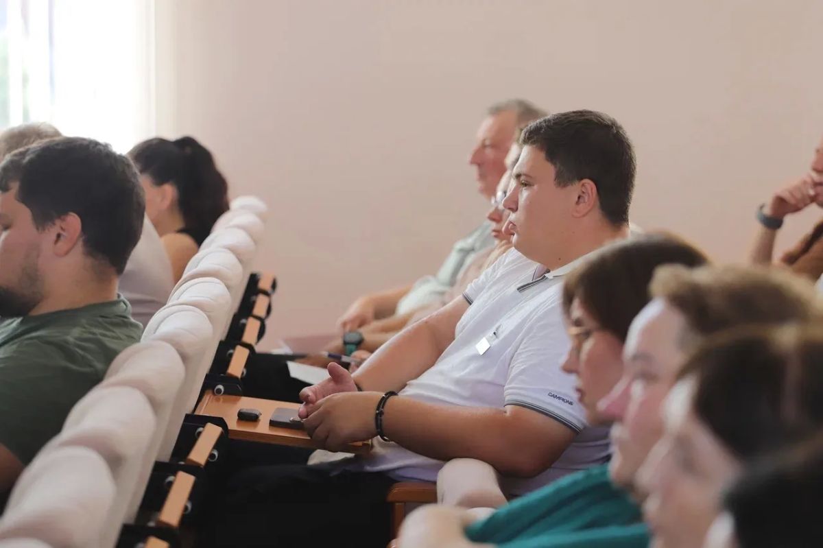 Всех руководителей объектов санаторно-курортного комплекса и организаторов пляжного отдыха пригласили в администрацию, чтобы обсудить вопросы безопасности и единый порядок действий при возникновении угроз Всех руководителей объектов санаторно-курортного комплекса и организаторов пляжного отдыха пригласили в администрацию, чтобы обсудить вопросы безопасности и единый порядок действий при возникновении угроз
