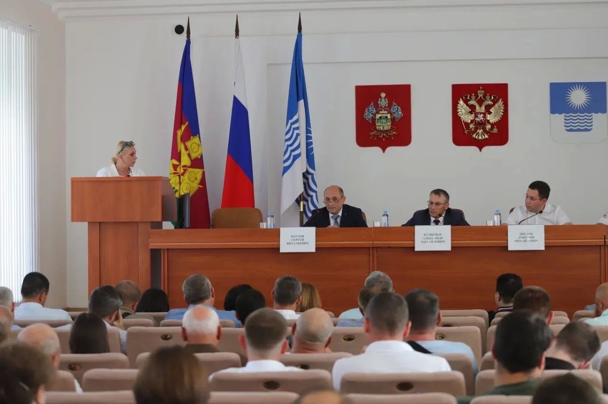 Всех руководителей объектов санаторно-курортного комплекса и организаторов пляжного отдыха пригласили в администрацию, чтобы обсудить вопросы безопасности и единый порядок действий при возникновении угроз Всех руководителей объектов санаторно-курортного комплекса и организаторов пляжного отдыха пригласили в администрацию, чтобы обсудить вопросы безопасности и единый порядок действий при возникновении угроз