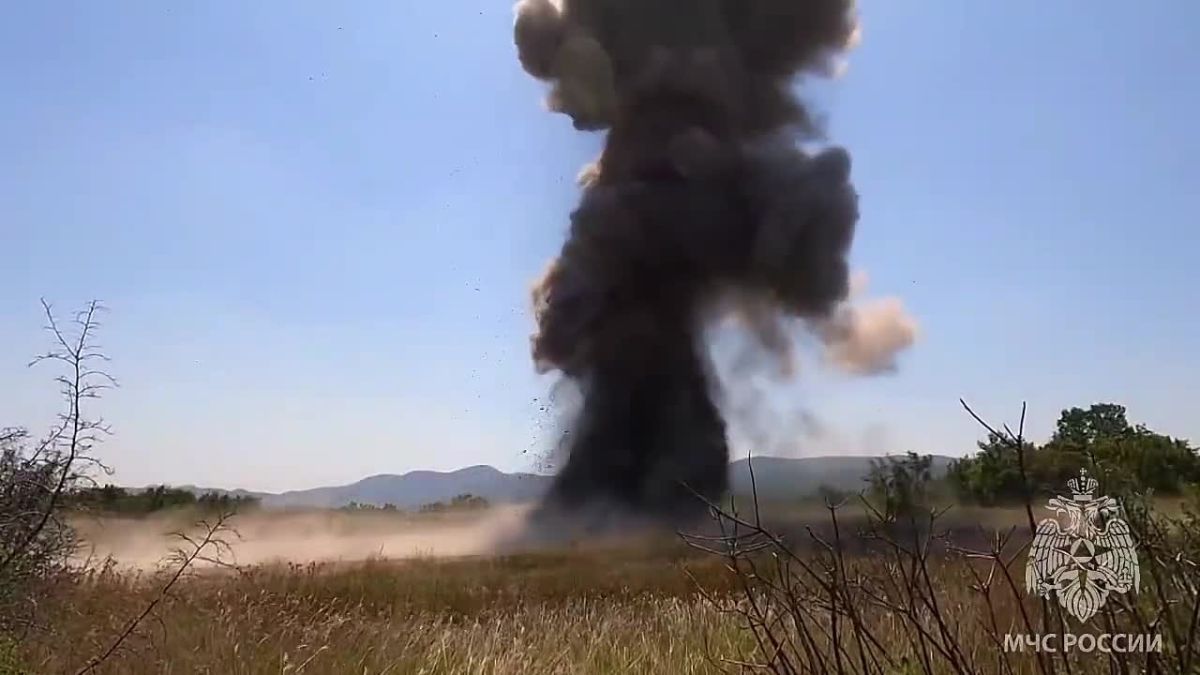 Взорвали военную бомбу с «Малой земли»