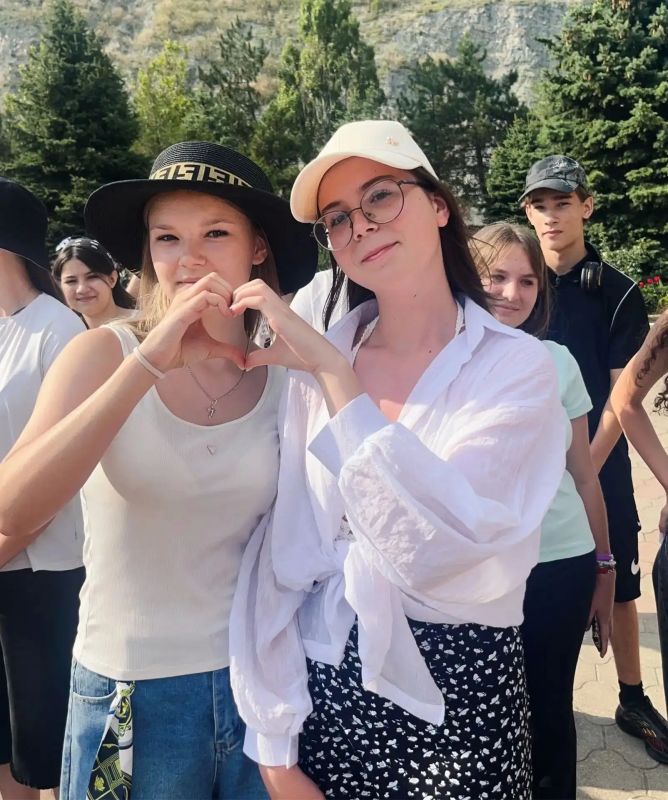 «Юные натуралисты»: наука, природа и дружба в «Морской волне»! «Юные натуралисты»: наука, природа и дружба в «Морской волне»!