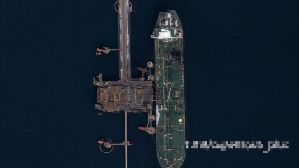 Последствия массированного ночного налета дронов на Новороссийск, оперативно снятые западными спутниками Последствия массированного ночного налета дронов на Новороссийск, оперативно снятые западными спутниками
