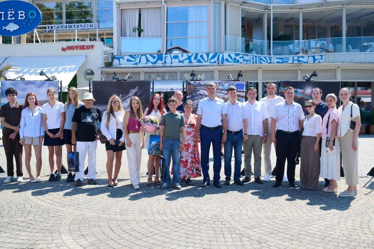В Сочи открылась выставка, посвященная транспорту и дорогам курорта В Сочи открылась выставка, посвященная транспорту и дорогам курорта