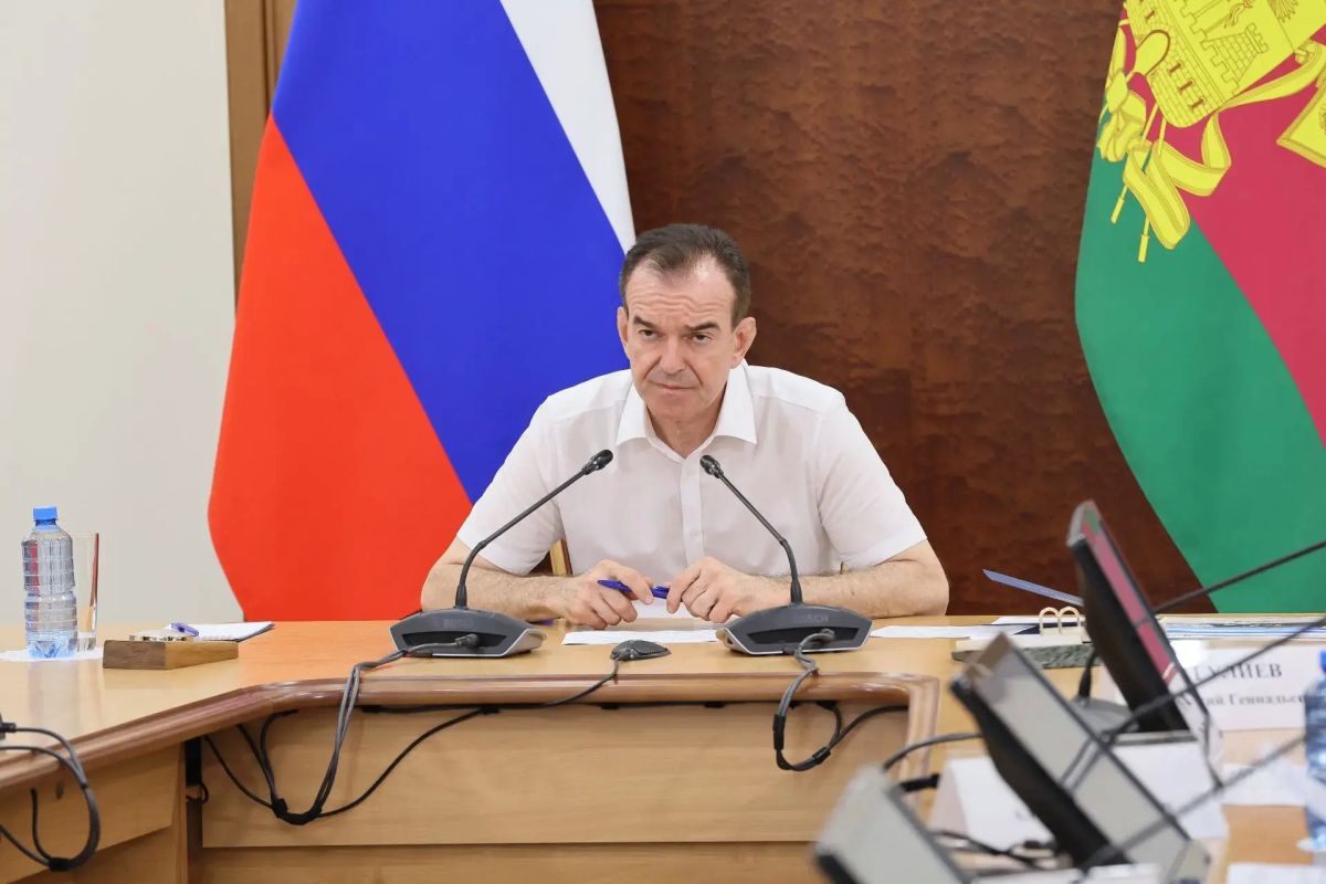 Алексей Богодистов: Доложил губернатору о ситуации в Геленджике на данный момент Алексей Богодистов: Доложил губернатору о ситуации в Геленджике на данный момент