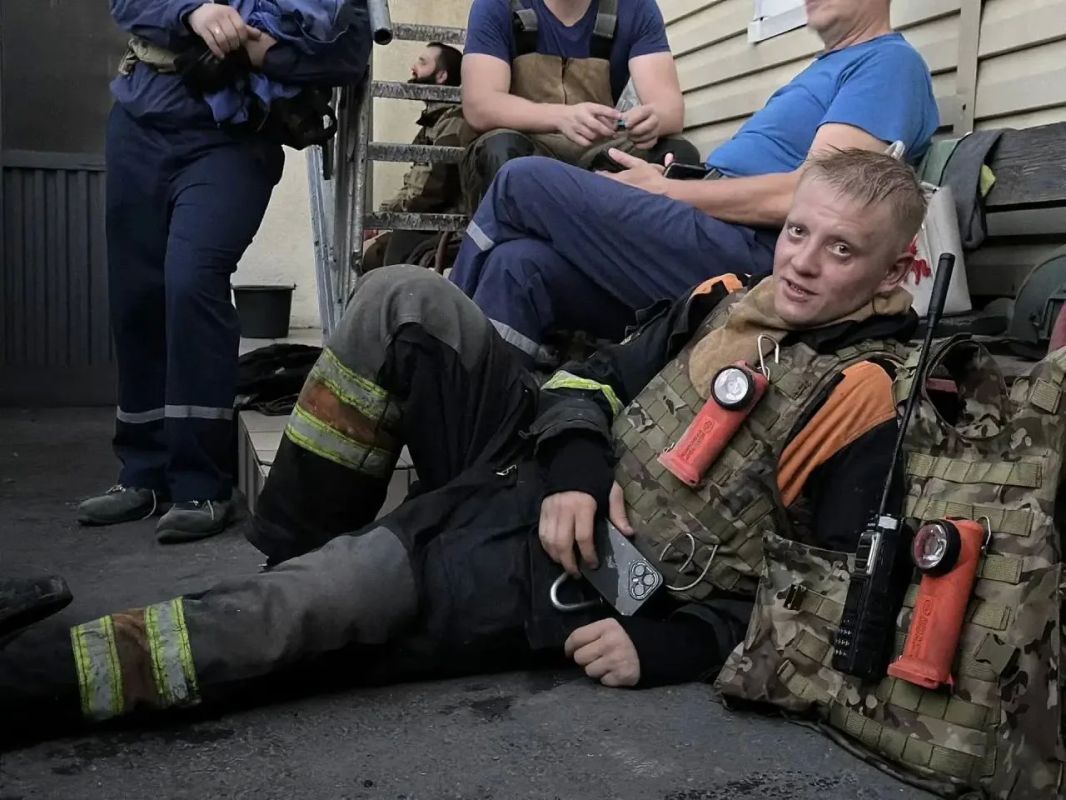 «Под прилётами, не опуская рук»: герои ночи в Новороссийске «Под прилётами, не опуская рук»: герои ночи в Новороссийске