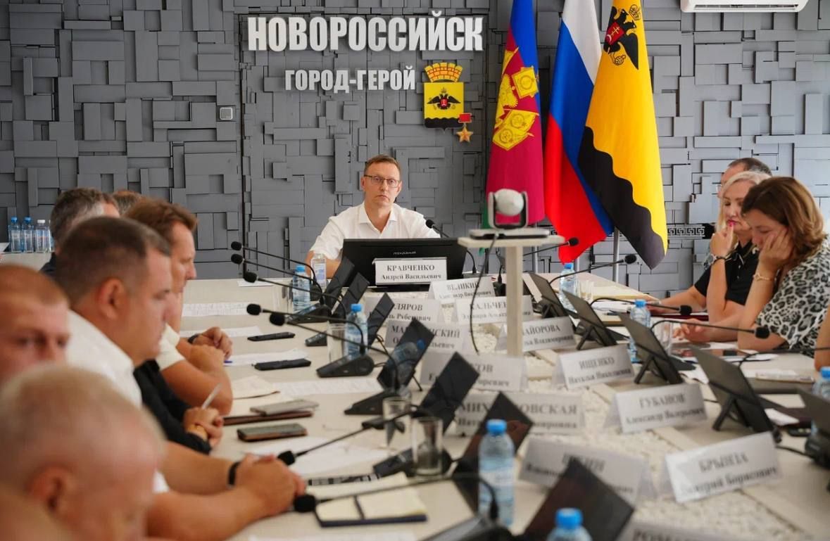 Вениамин Кондратьев: Важно в кратчайшие сроки восстановить поврежденную при атаке БПЛА городскую инфраструктуру Новороссийска Вениамин Кондратьев: Важно в кратчайшие сроки восстановить поврежденную при атаке БПЛА городскую инфраструктуру Новороссийска