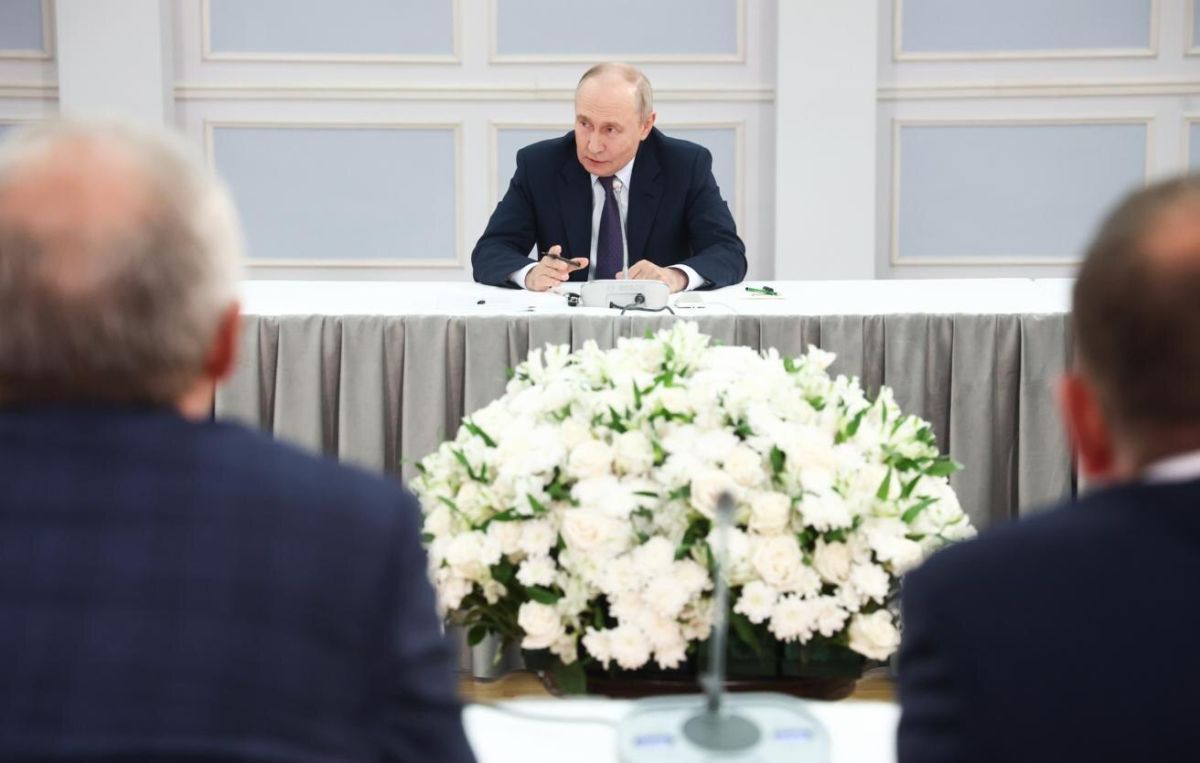 Путин о депопуляции и модернизации: как сохранить уникальность городов России