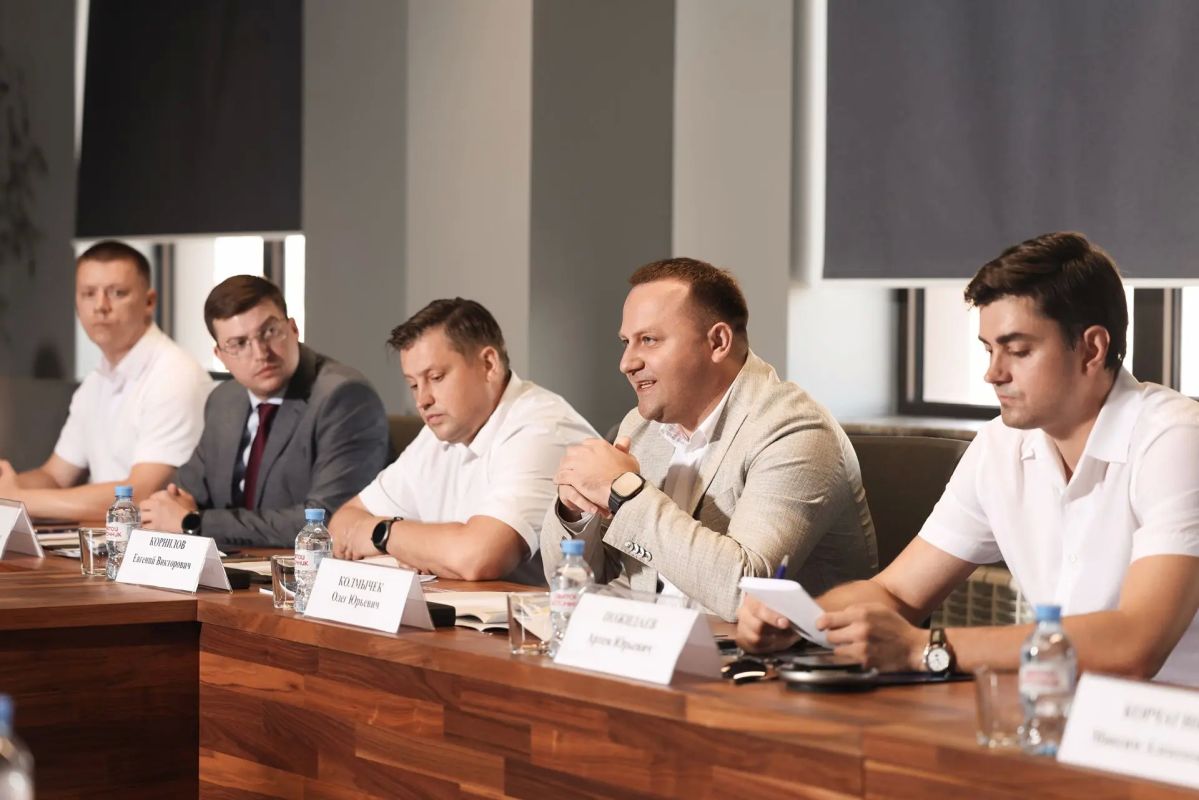 Владислав Смагин принял участие в рабочем совещании с представителями строительной отрасли Кубани Владислав Смагин принял участие в рабочем совещании с представителями строительной отрасли Кубани