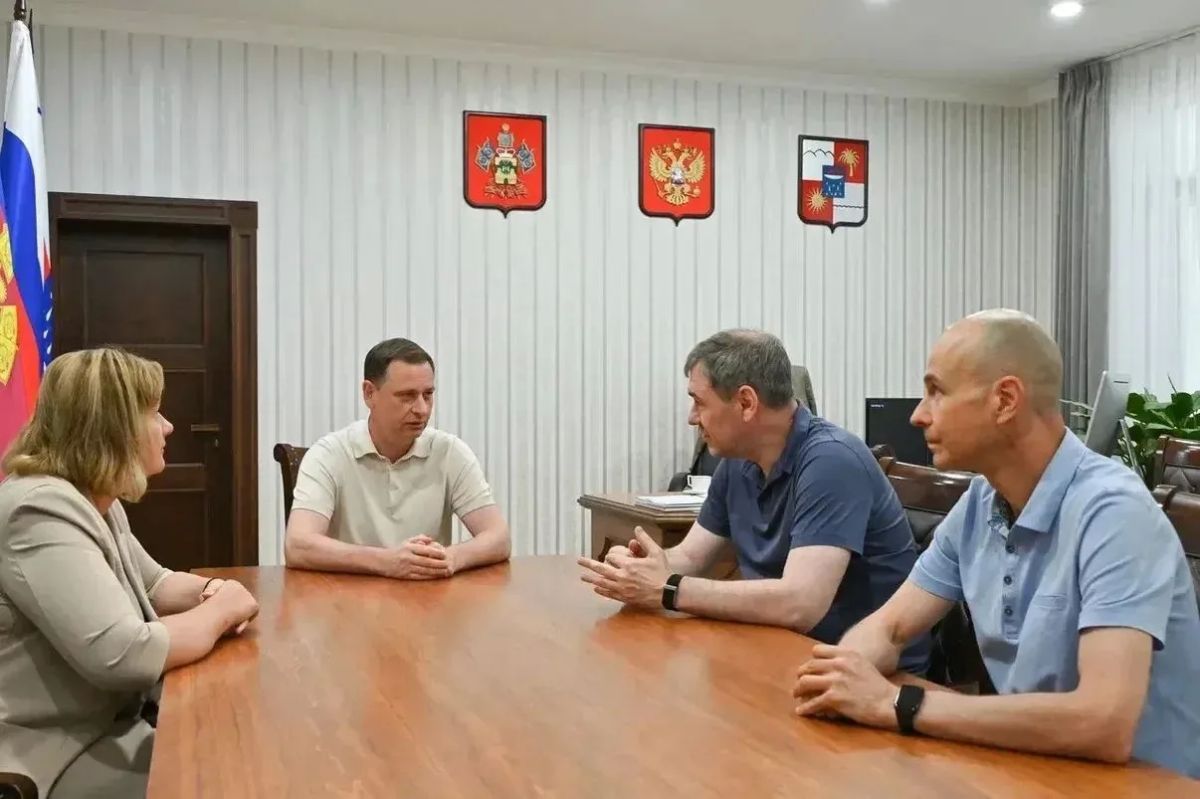 Глава Сочи Андрей Прошунин провел рабочую встречу с первым проректором Всероссийского государственного университета юстиции Дмитрием Гурьевым